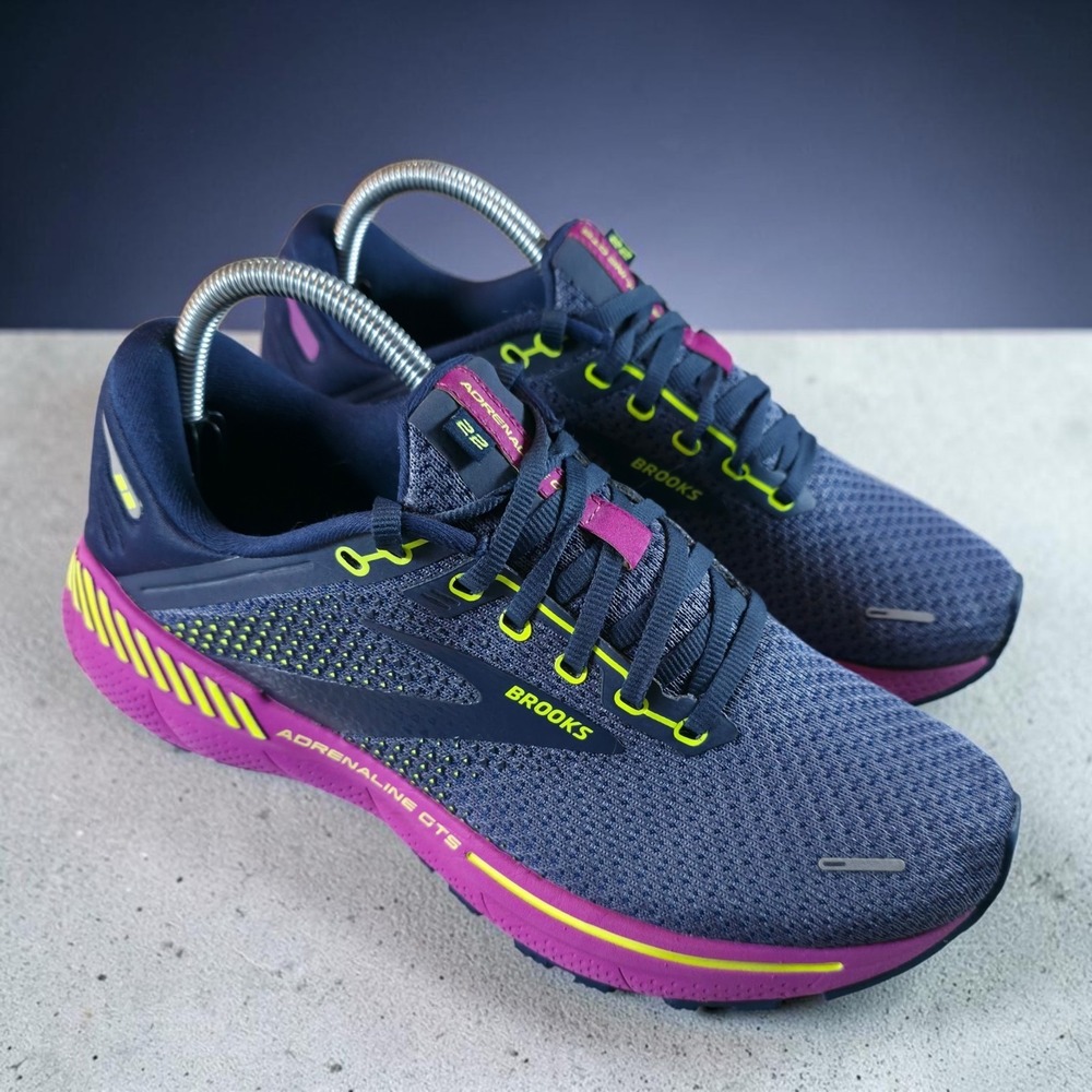 Brooks Adrenaline GTS 22 Womens 9.5 Blue Pink Running Shoes *Barely Worn.
